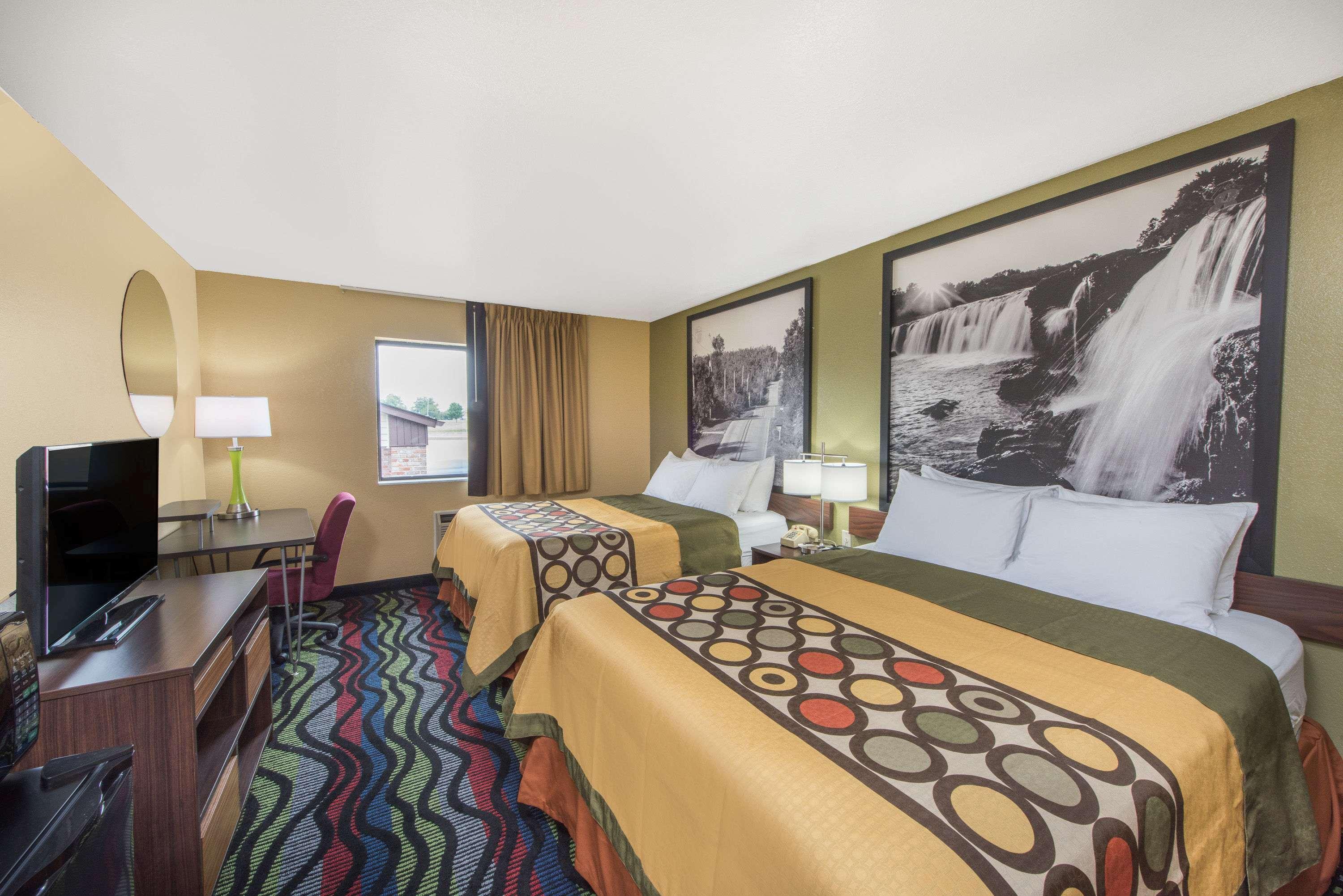 Super 8 By Wyndham Farmington Hotel Eksteriør billede